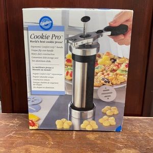 Wilton cookie press